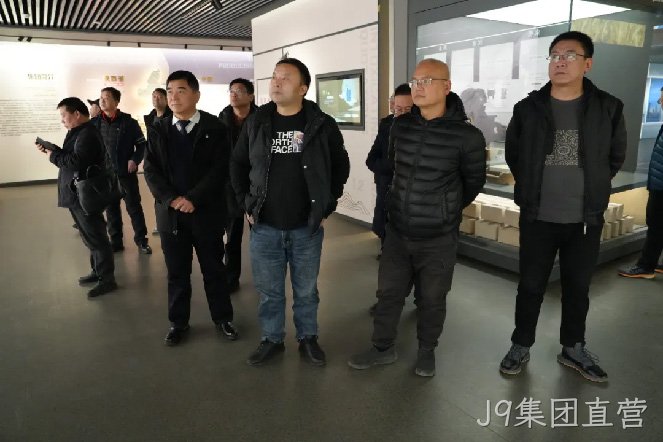 关注 |“康友汇营销高管”一行走进J9集团直营开展凤香酒海探究之旅
